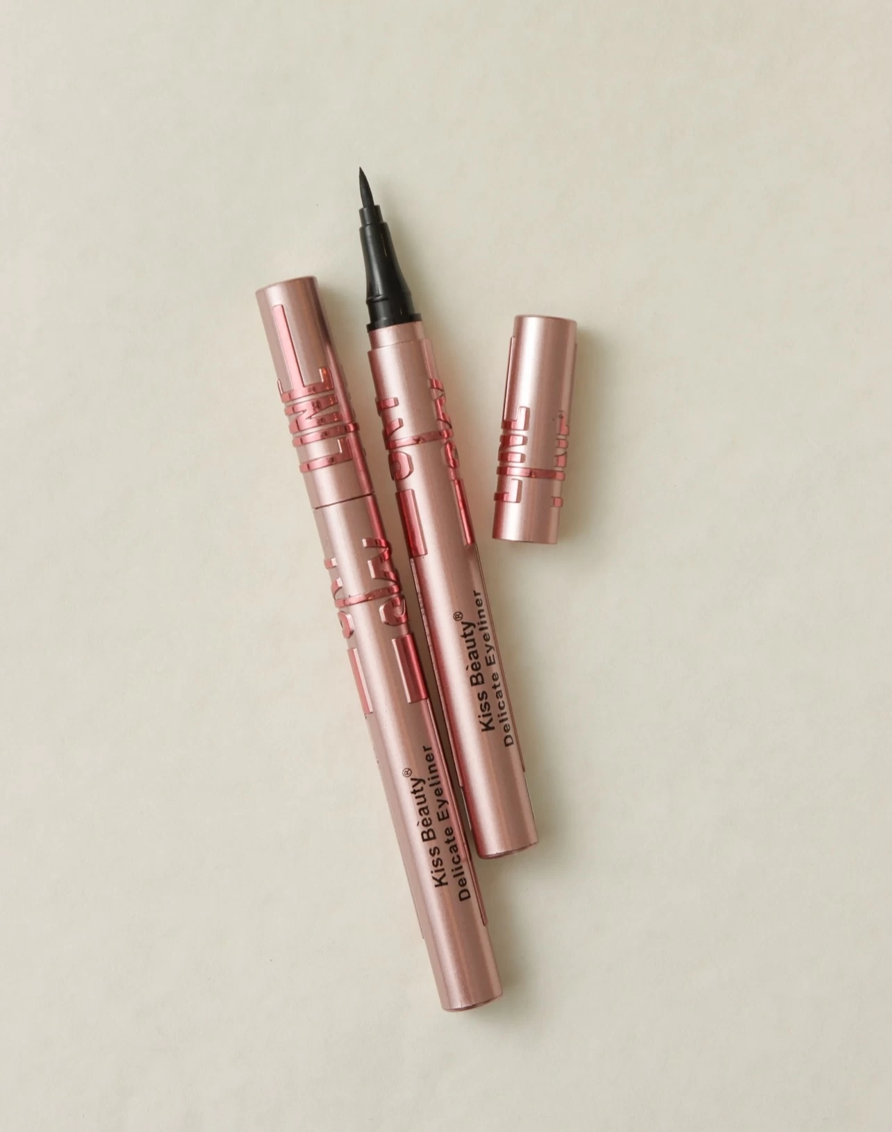 delineador-liquido-sky-line-kiss-beauty
